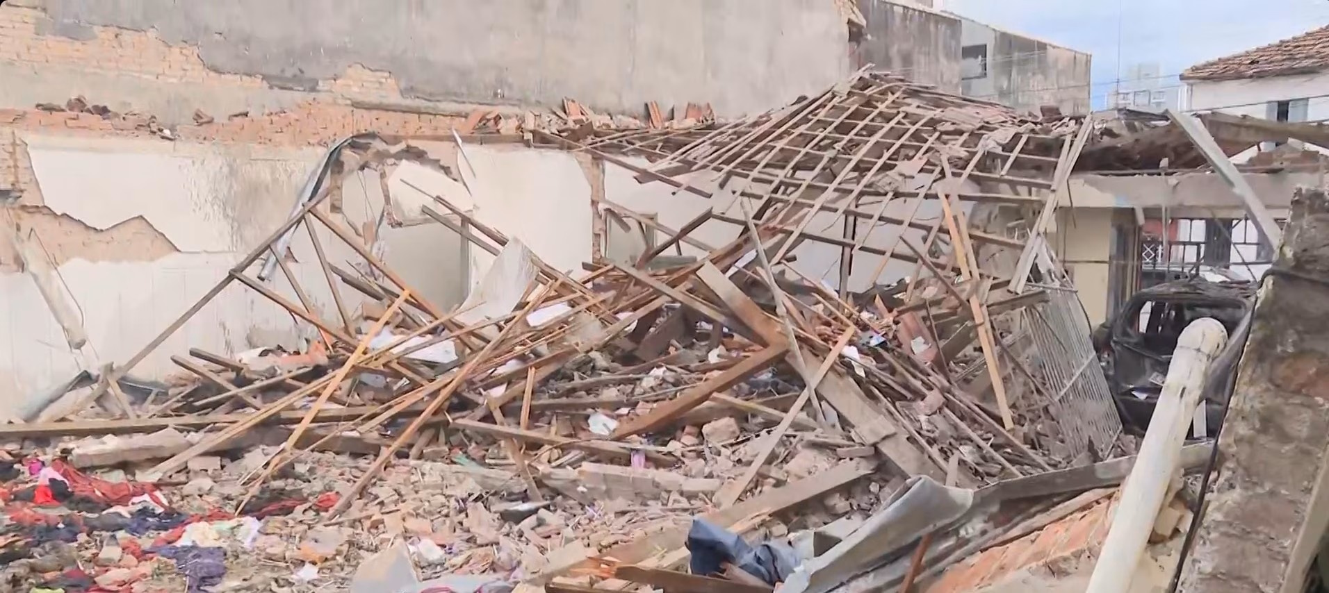 Casa utilizada como armazenamento de fogos de artifício