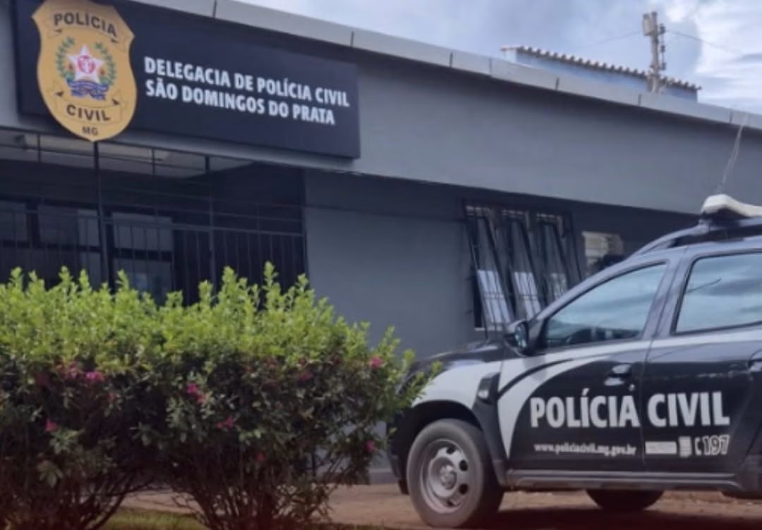 A família estava passeiando no parque quando se depararam com uma cena incrível: um arco-íris completo no céu. Eles pararam por um momento para admirar a beleza da natureza.