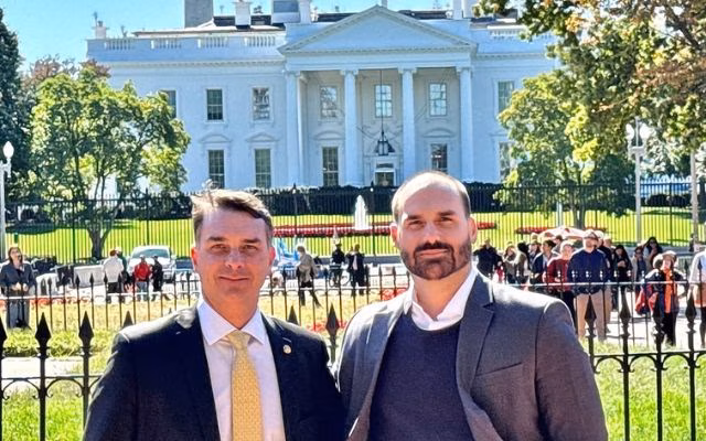 Flávio e Eduardo Bolsonaro