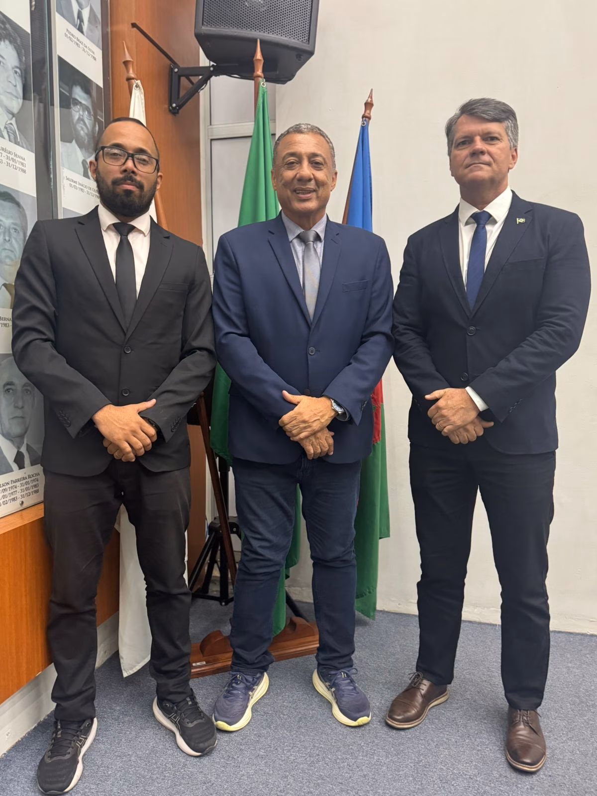 Vereadores (da direita para a esquerda): Professor Michael Simon, Adiel Oliveira e Major Ednilson
