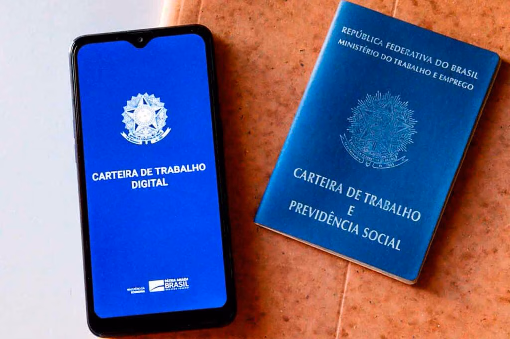 Vagas disponíveis para diferentes graus de educação e experiência; inscrições podem ser realizadas pela internet ou de forma presencial