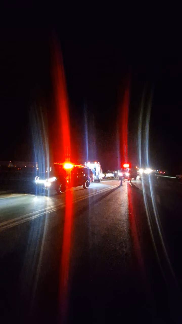 Durante o atendimento, houve lentidão na rodovia, que foi parcialmente liberada após a atuação das equipes no local