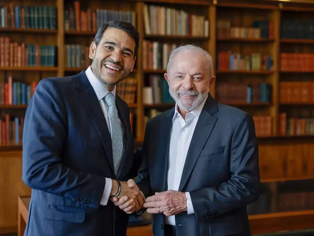 Lula ao lado de Jorge Messias