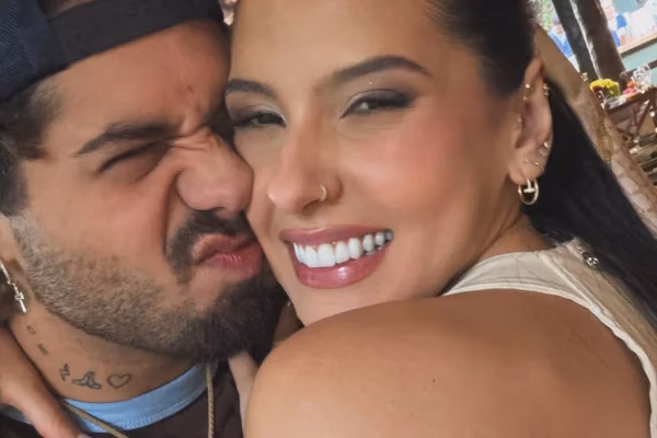 Zé, porém, afirmou que a música não é uma indireta