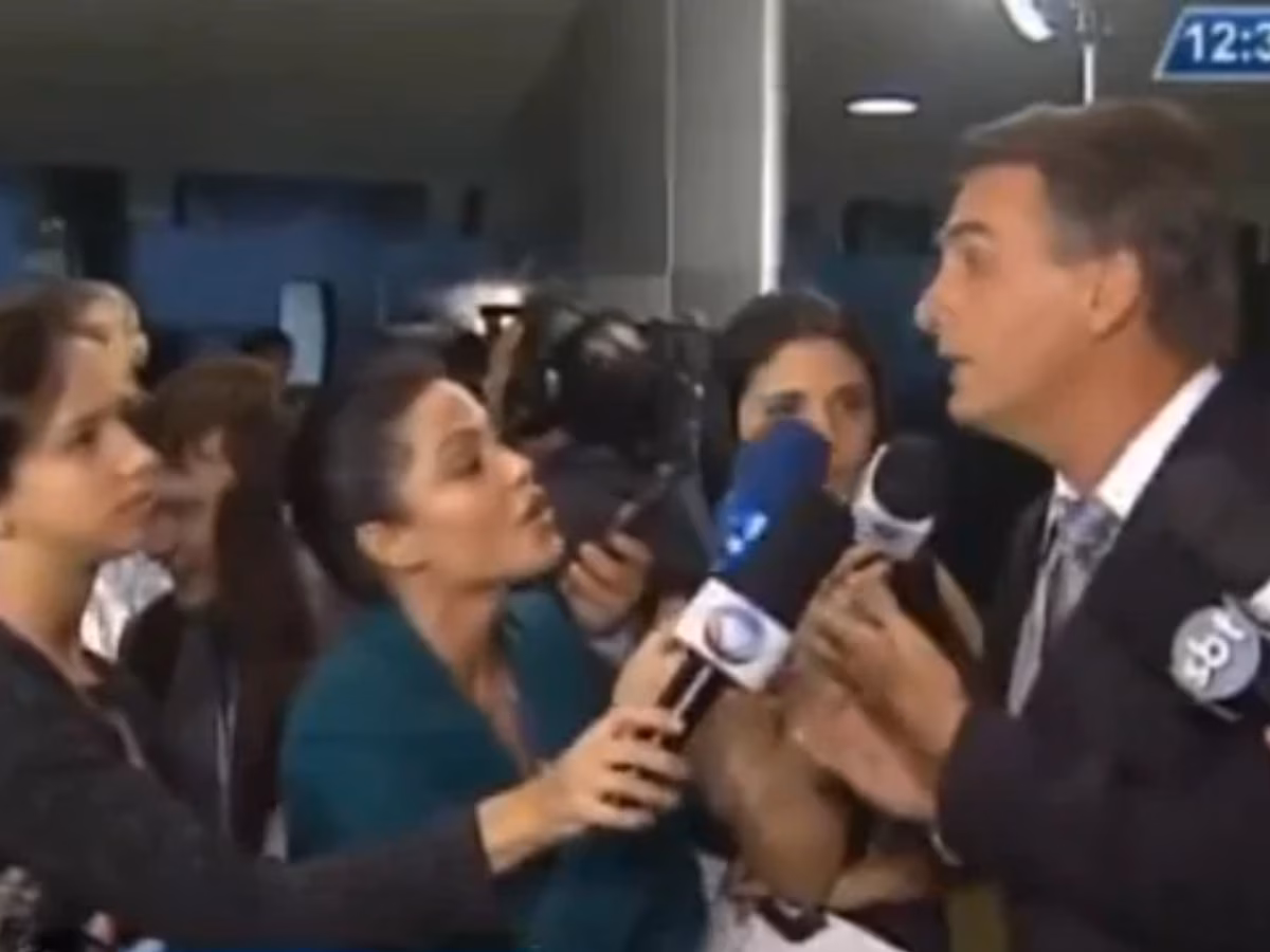 Manuela Borges, então contratada pela RedeTV!, recuperou o vídeo em que é alvo de ofensas do ex-presidente