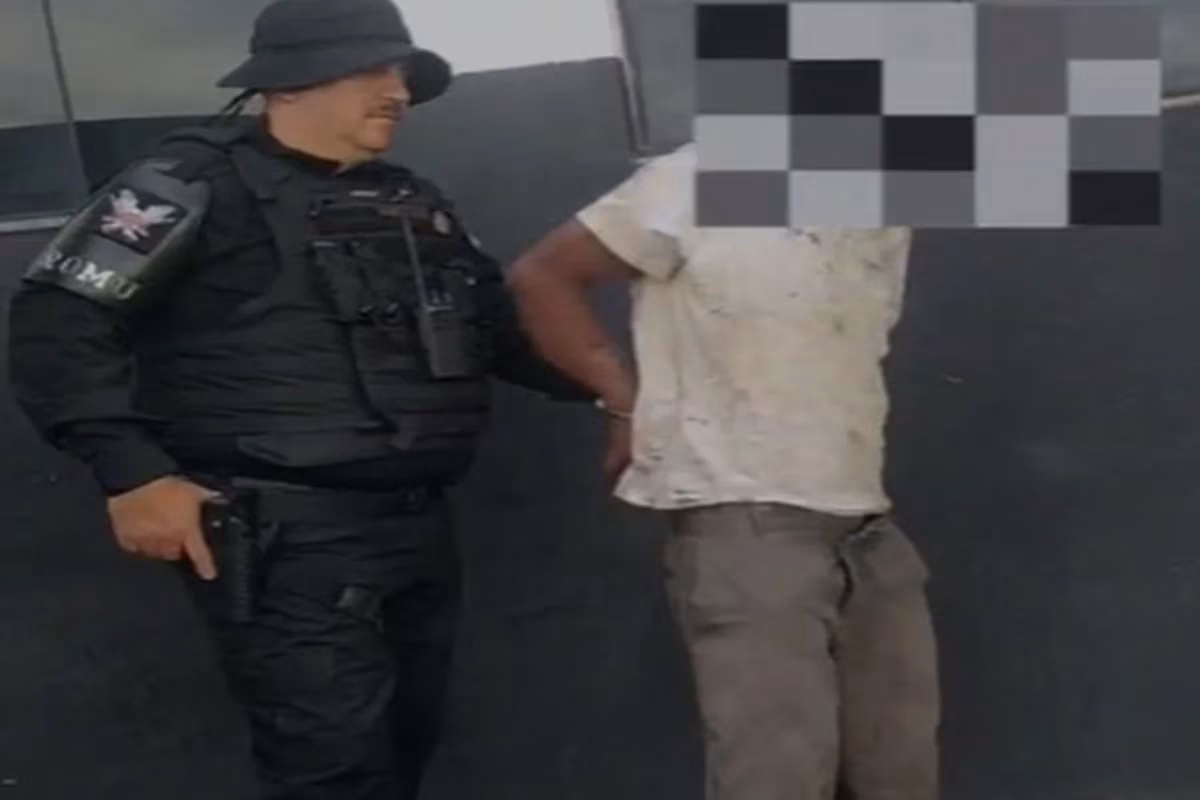 Homem com antecedentes criminais pulou o muro sem calças e acabou sendo agredido por moradores; durante a fuga, mãe e bebê ficaram feridos