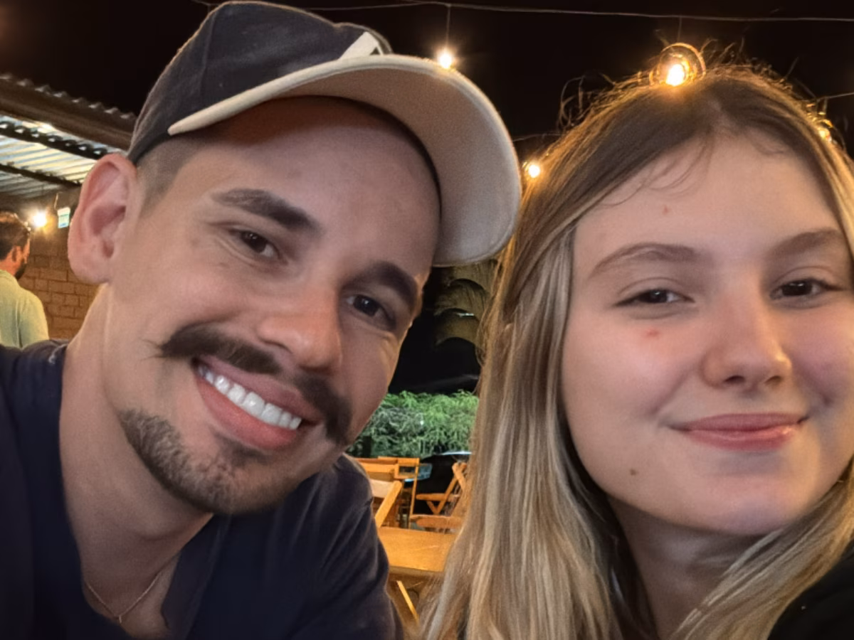 Lucas Borbas ao lado de Isabel Veloso