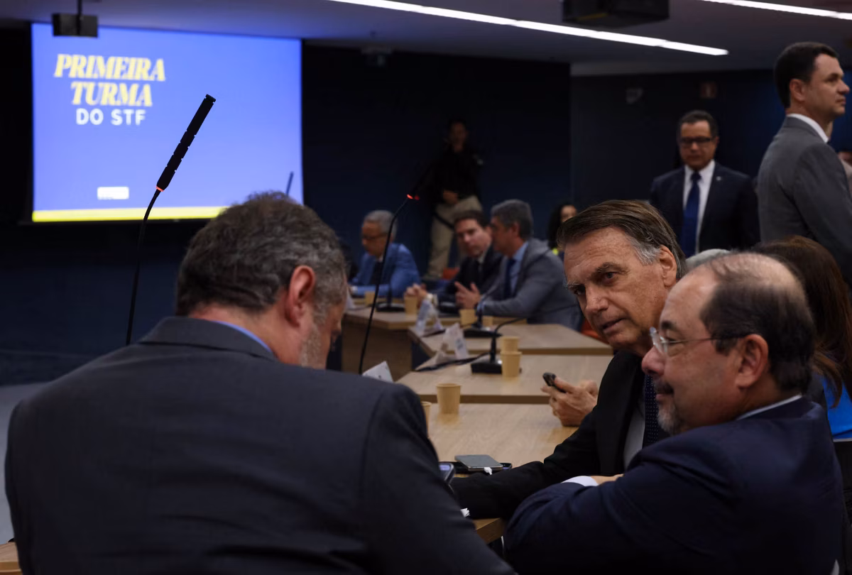 O fim do processo na última terça-feira (25/11) pegou de surpresa a defesa de Bolsonaro, que acreditava ainda haver prazo para apresentar um novo recurso