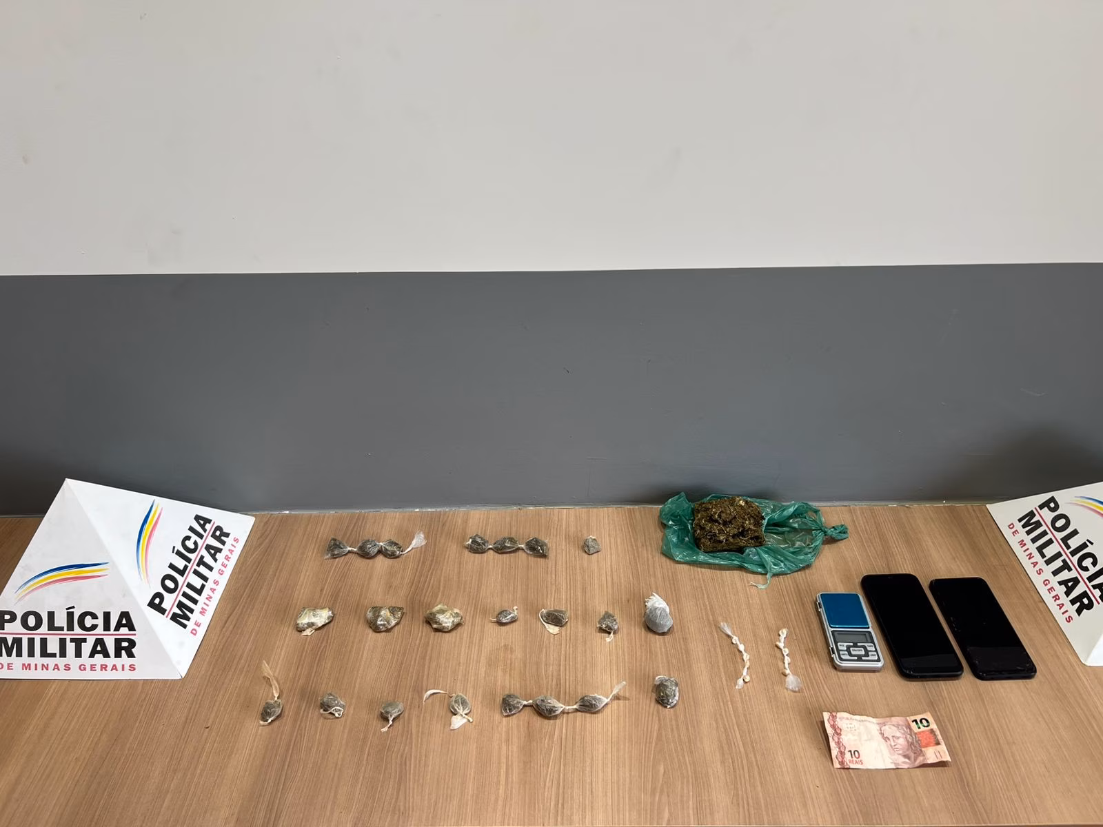 Material apreendido pela polícia