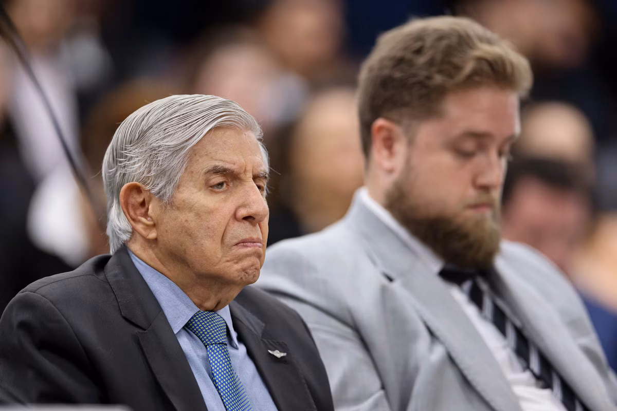 Heleno (esq) permanece detido enquanto STF aguarda comprovação de Alzheimer anterior a 2024