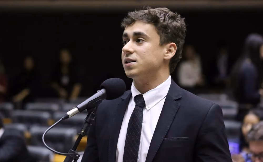 Nikolas Ferreira durante evento público
