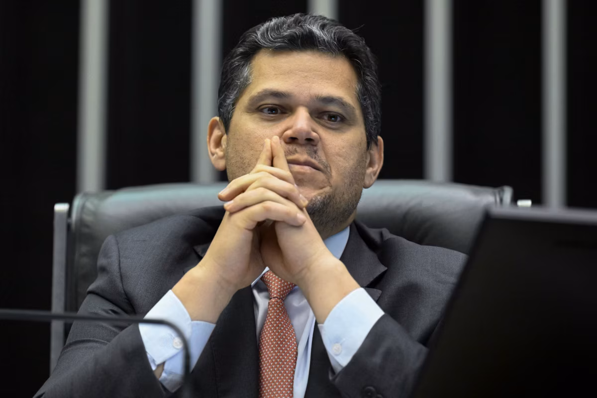Davi Alcolumbre diz que governo Lula busca deslegitimar senadores durante indicação de Messias ao STF