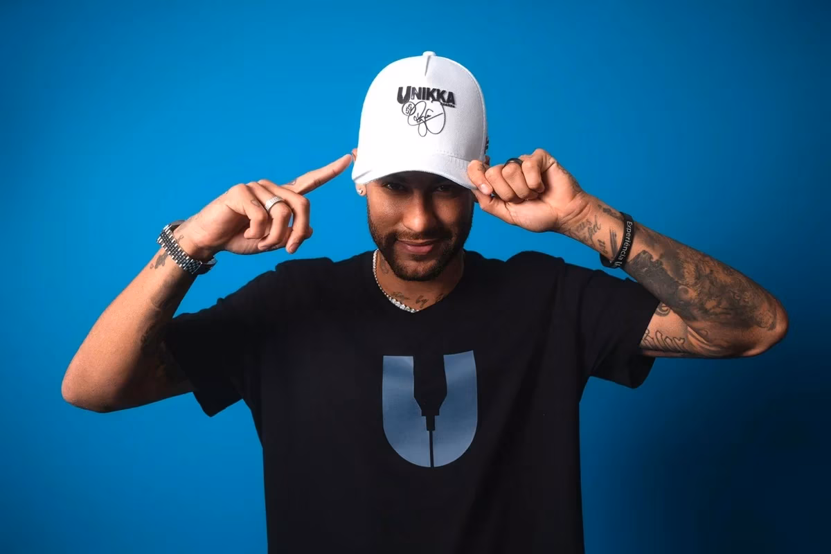 Em nota, a empresa responsável pela carreira de Neymar Júnior informou ter suspendido o contrato com a Unikka Pharma, alvo de investigação da PF