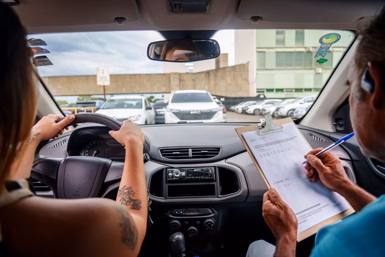 Nenhuma legenda foi fornecida. Envie o texto da legenda original para que eu possa reescrevê-la