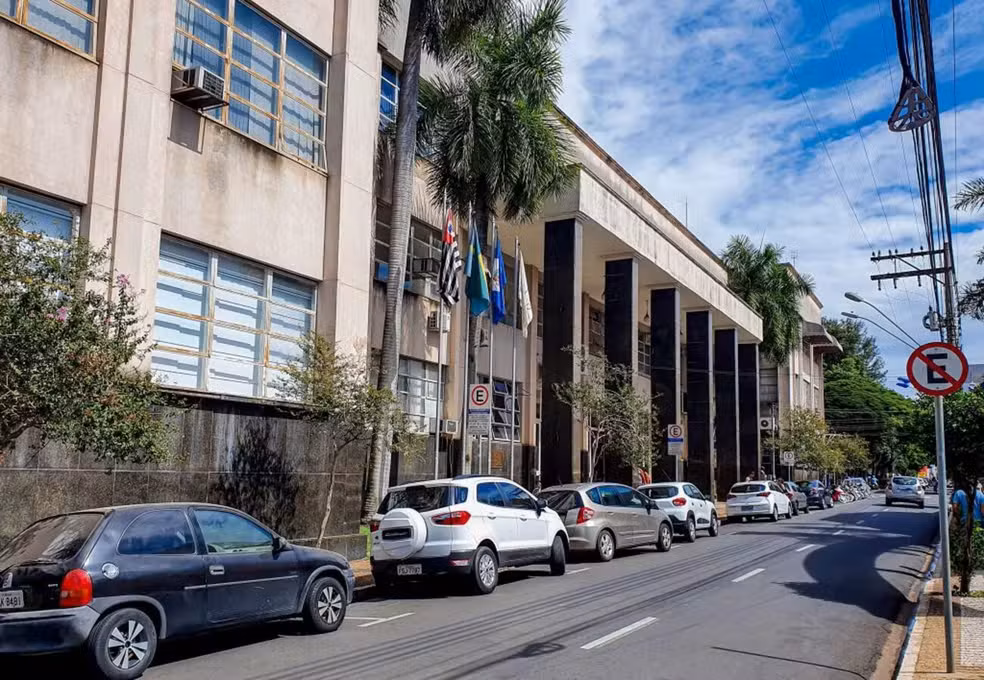 O Refis garante desconto de 100% para quem escolher quitar o débito à vista