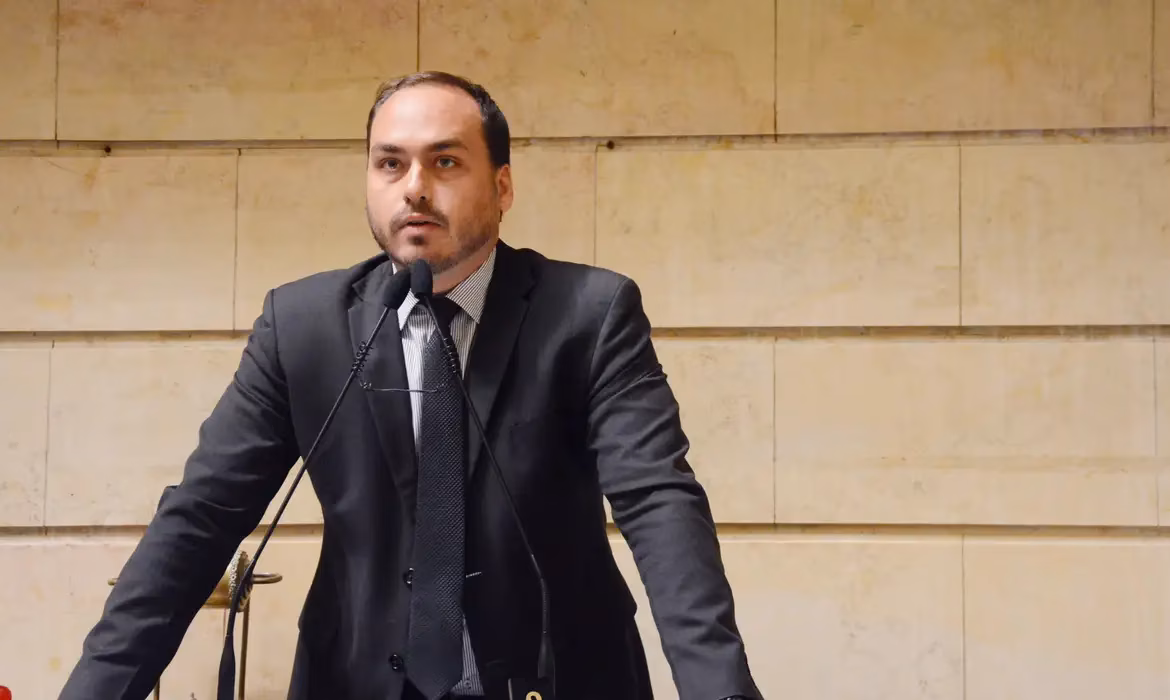 Vereador desejava ver o pai no dia do aniversário, mas norma da PF proíbe visitas aos domingos