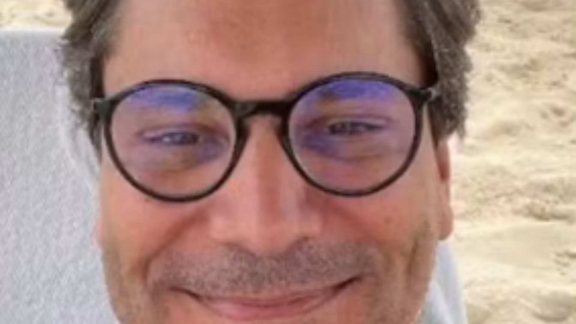 Segundo a corporação, em maio de 2023 Biagi abriu uma empresa de investimentos e, a partir desse momento, teria aumentado os desvios. Ele é suspeito de usar a função de assessor financeiro e, simultaneamente, a posição de sócio da empresa para ampliar o controle sobre o dinheiro dos clientes