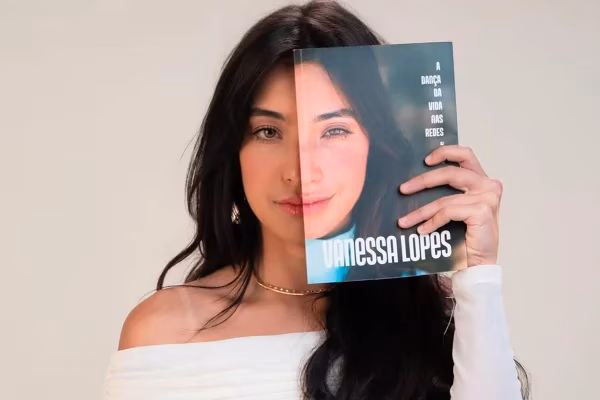 A ex-BBB Vanessa Lopes lançou um livro em que fala sobre saúde mental e diversos tipos de vícios