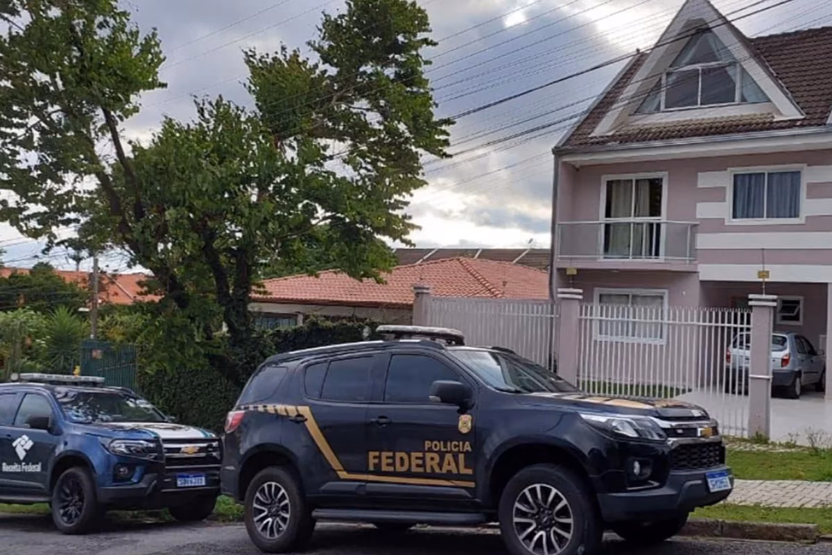 Entre os principais itens apreendidos no contrabando estavam celulares, cigarros importados e aparelhos eletrônicos para fumar