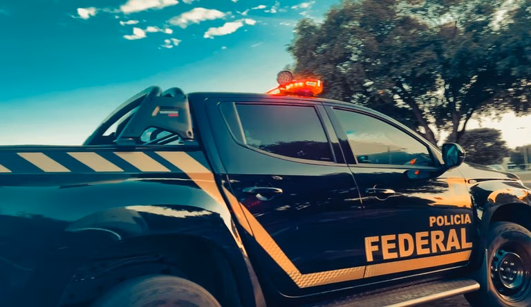 Auditoria da Superintendência Regional de Ensino apontou a retirada de recursos federais e estaduais das contas da Caixa Escolar sem nenhuma comprovação de uso