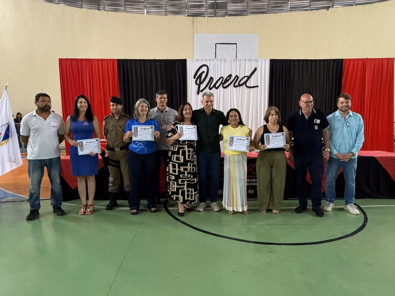 Fwd: Mais 600 crianças encerram atividades do Proerd em Coronel Fabriciano e Timóteo