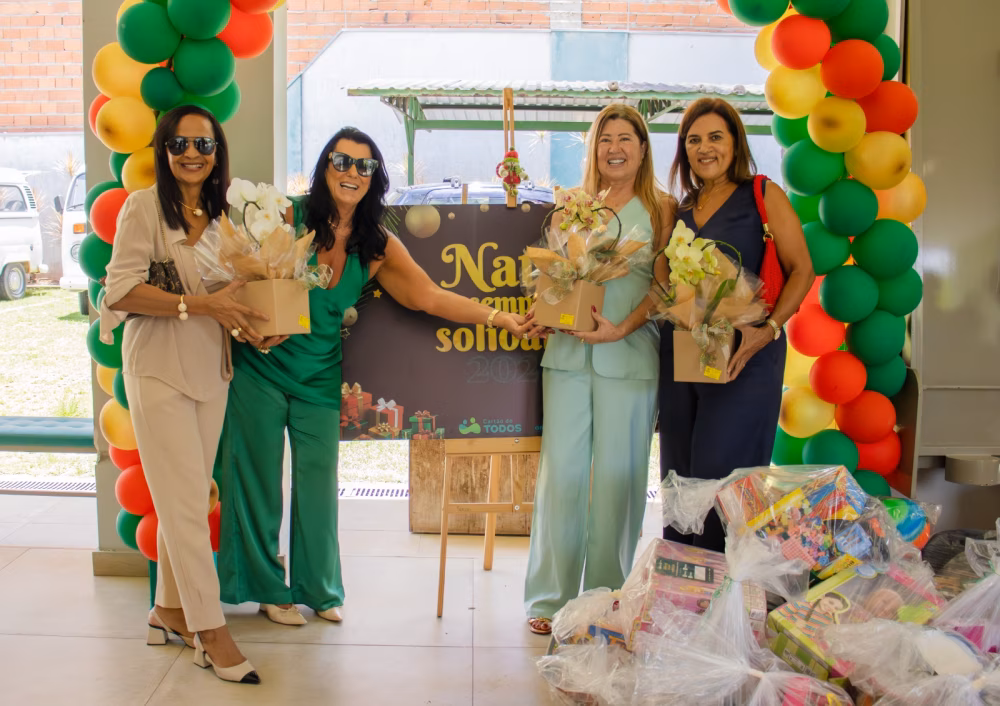 Entrega das doações do Natal solidário