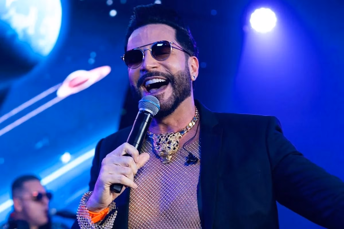 Emissora acertou a produção de um novo programa musical, desta vez estrelado por Latino