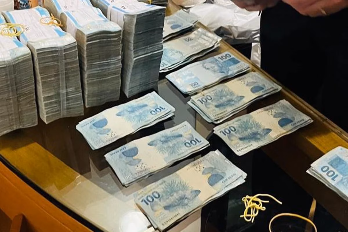 Dinheiro apreendido pela Polícia Federal.