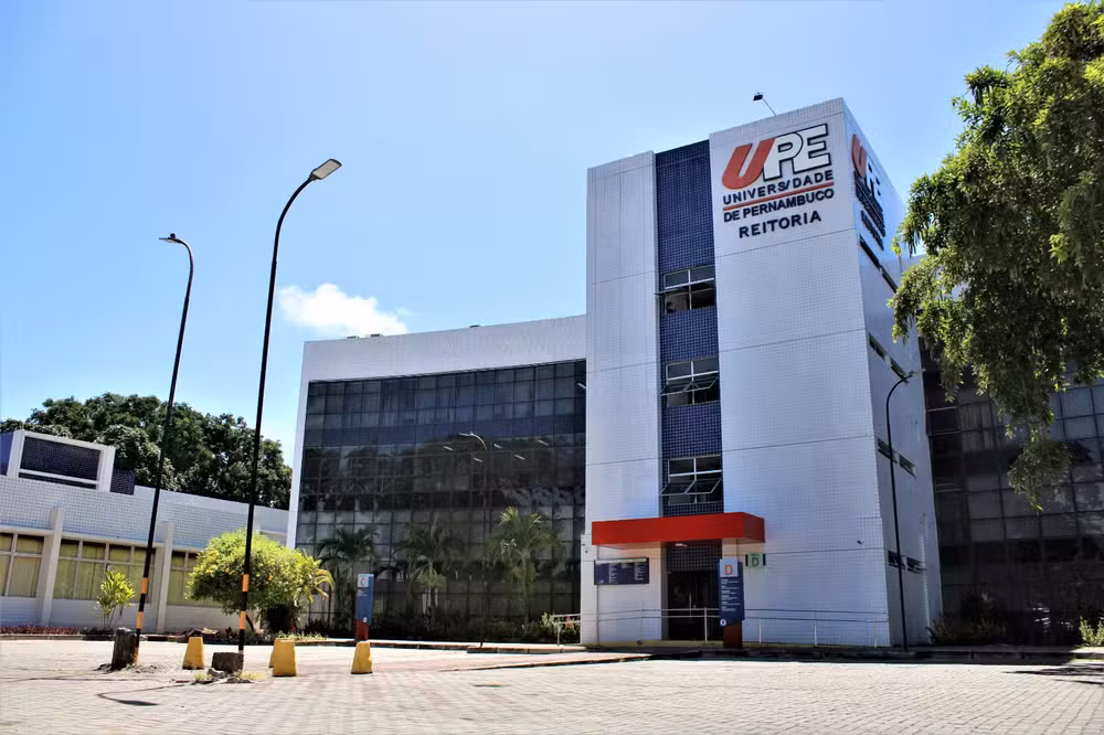 Imagem da reitoria da Universidade de Pernambuco (UPE)