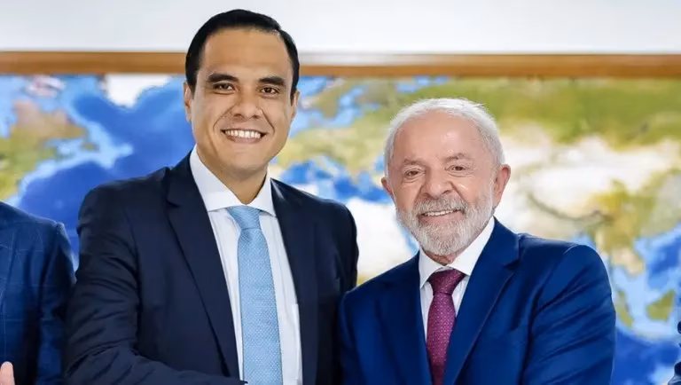 O novo ministro do Turismo, Gustavo Feliciano, e o presidente Lula&nbsp;
