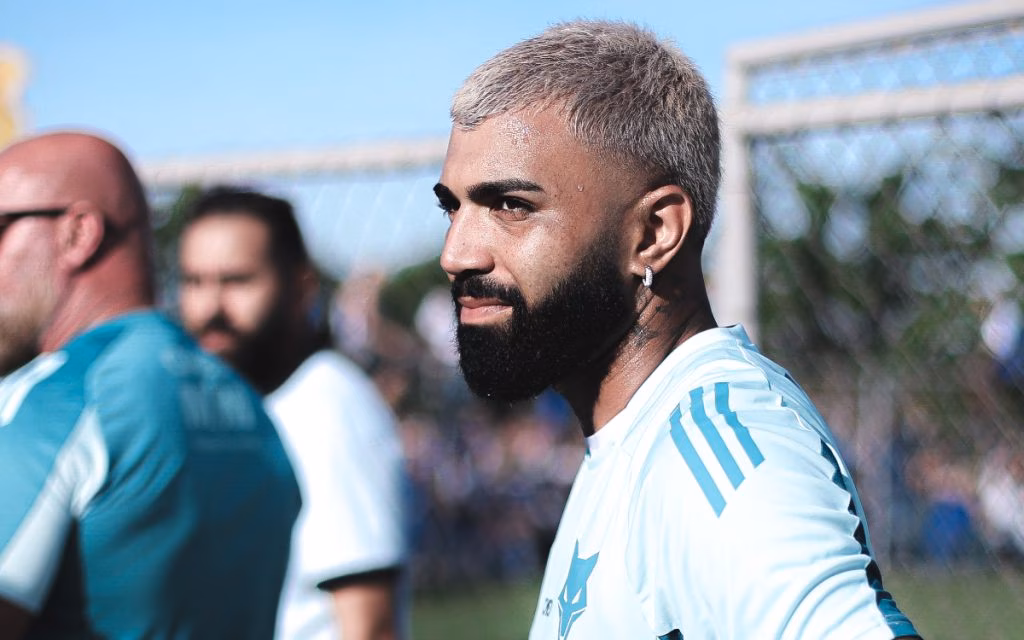 Camisa 9 tem contrato com a Raposa até o fim de 2028 e dificilmente terá oportunidades com o técnico Tite.