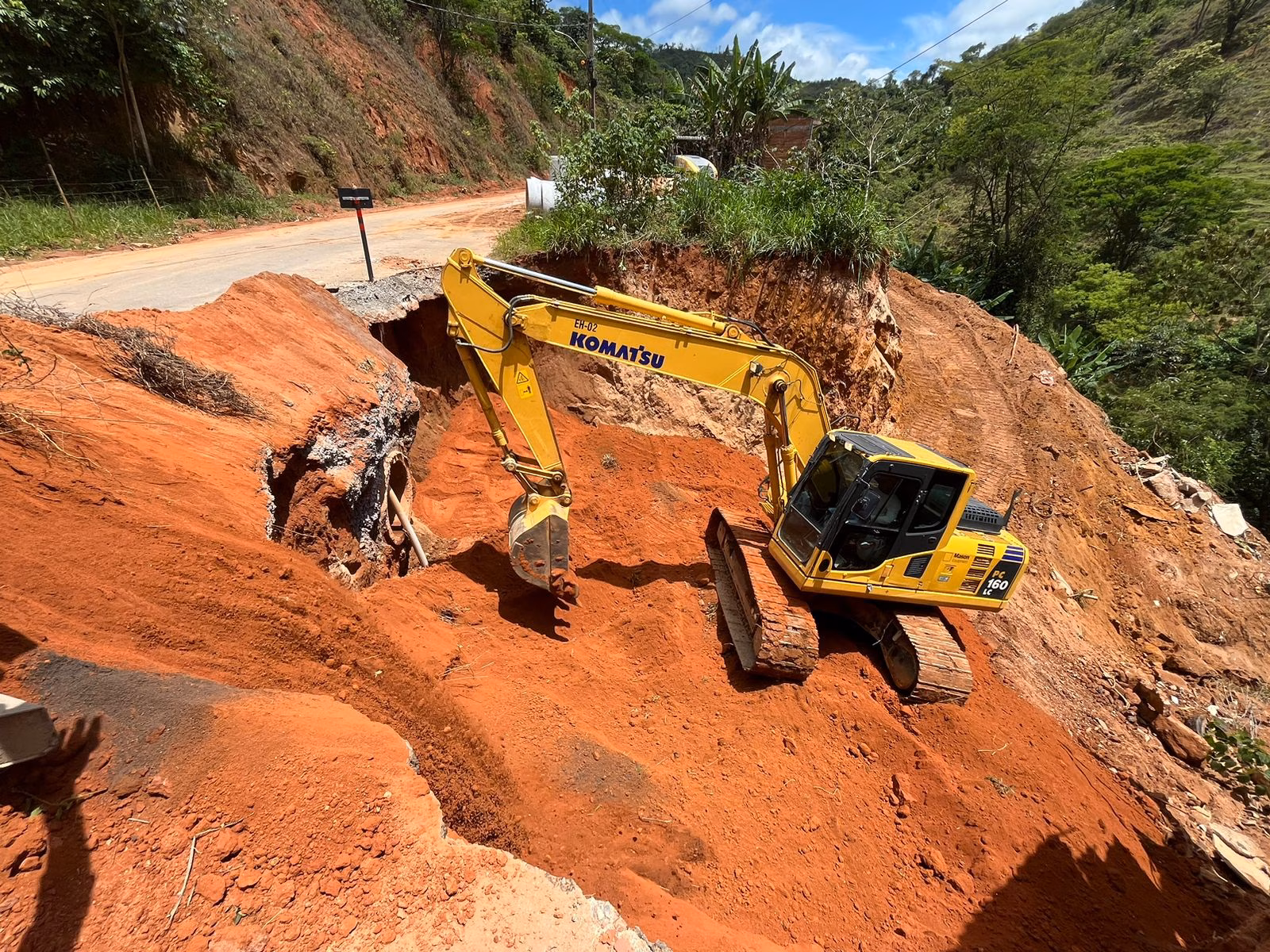 Sugestão de pauta: Prefeitura de Ipatinga executa obra de reconstrução da rede pluvial e restauração da via no bairro Taúbas