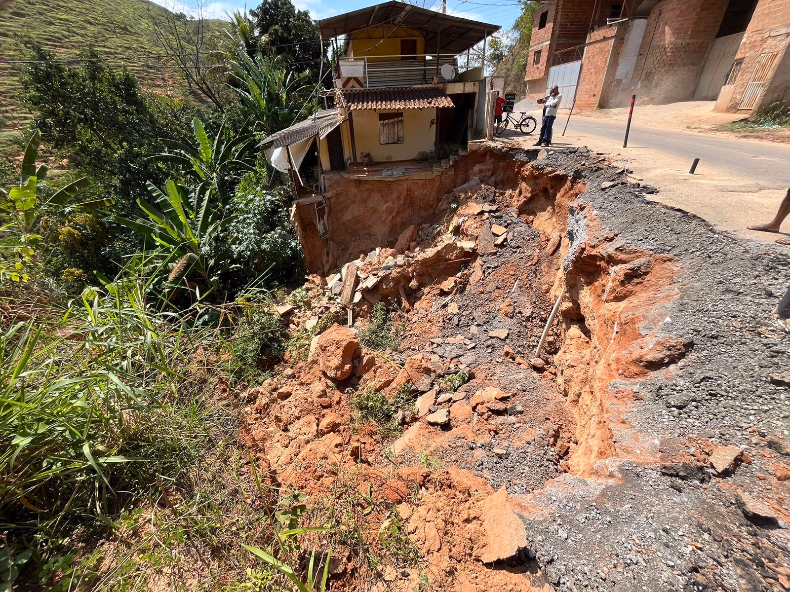 Sugestão de pauta: Prefeitura de Ipatinga executa obra de reconstrução da rede pluvial e restauração da via no bairro Taúbas