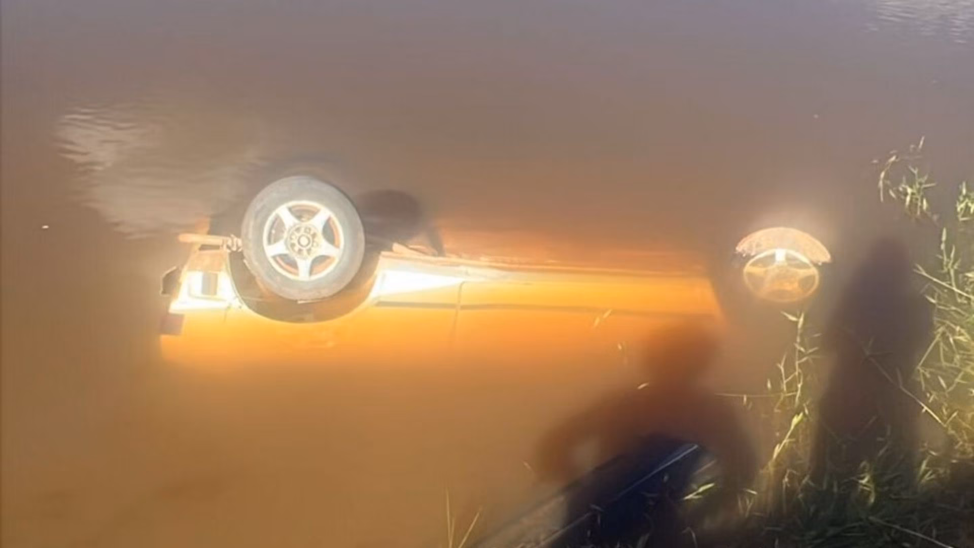 A perícia da Polícia Civil foi acionada e o local foi isolado até a conclusão dos trabalhos.