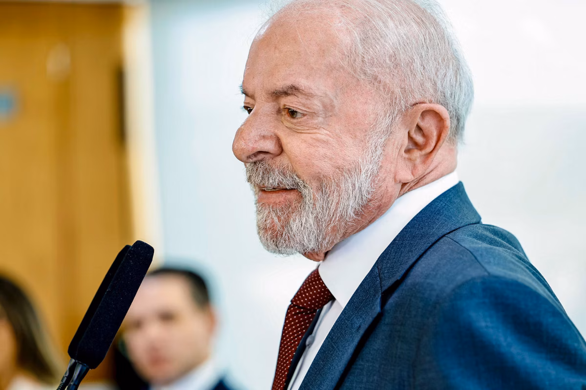 Lula ainda prometeu esforço nacional para combater a violência contra a mulher