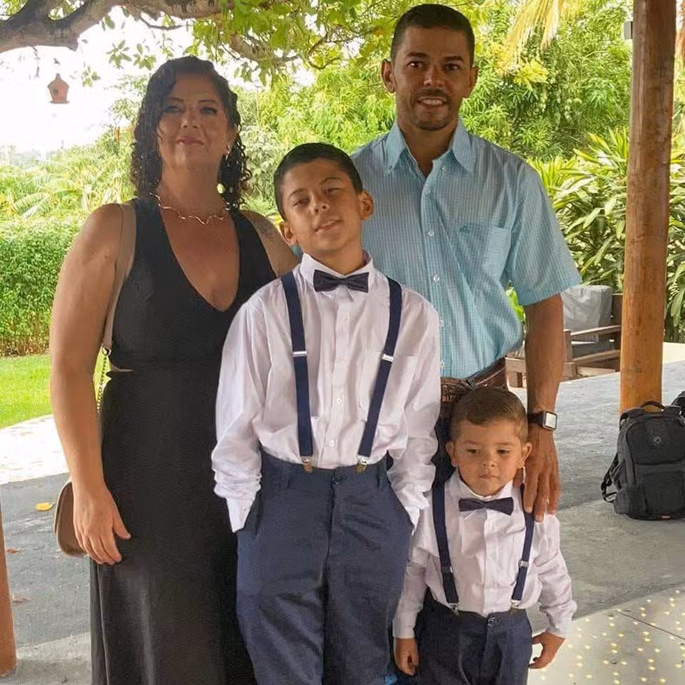 Casal, os filhos, de 12 e 4 anos, e a tia das crianças morreram após a colisão em Reginópolis (SP). Apesar de ter confirmado a ingestão de bebida, o motorista que bateu na traseira do carro da família se recusou a fazer o teste do bafômetro e não apresentava sinais de embriaguez.