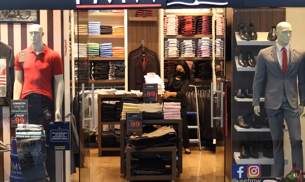 Regras mudam conforme o tipo de compra e se há defeito no produto.