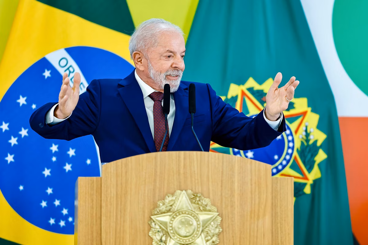 Lula sanciona lei que reduz isenções fiscais e aumenta tributação de bets e fintechs