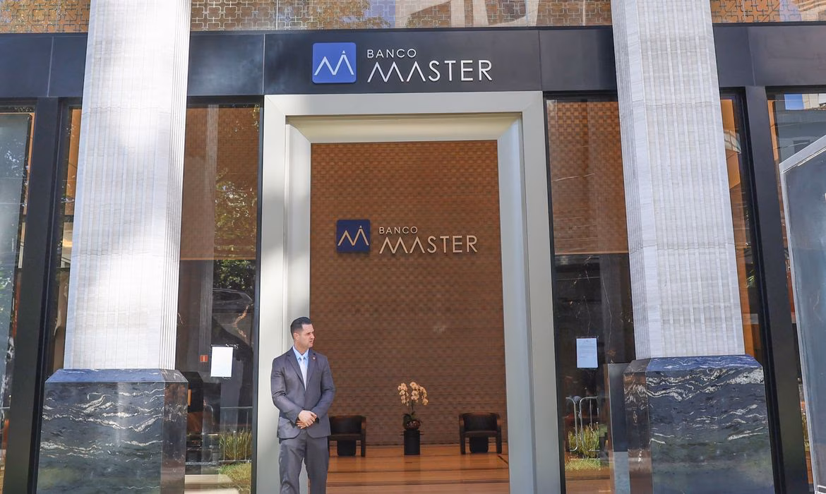 Ministro Dias Toffoli, do STF determinou acareação entre o dono do banco Master, Daniel Vorcaro, o ex-presidente do BRB Paulo Henrique Costa e diretor do BC.