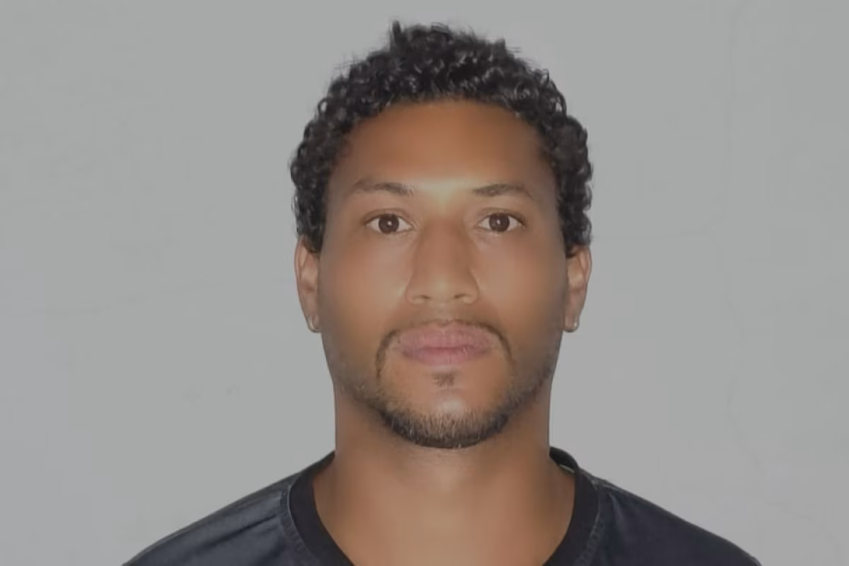 Segundo a polícia, o homem confessou em depoimento que ateou fogo na companheira após uma discussão motivada por ciúmes e bebida alcoólica.