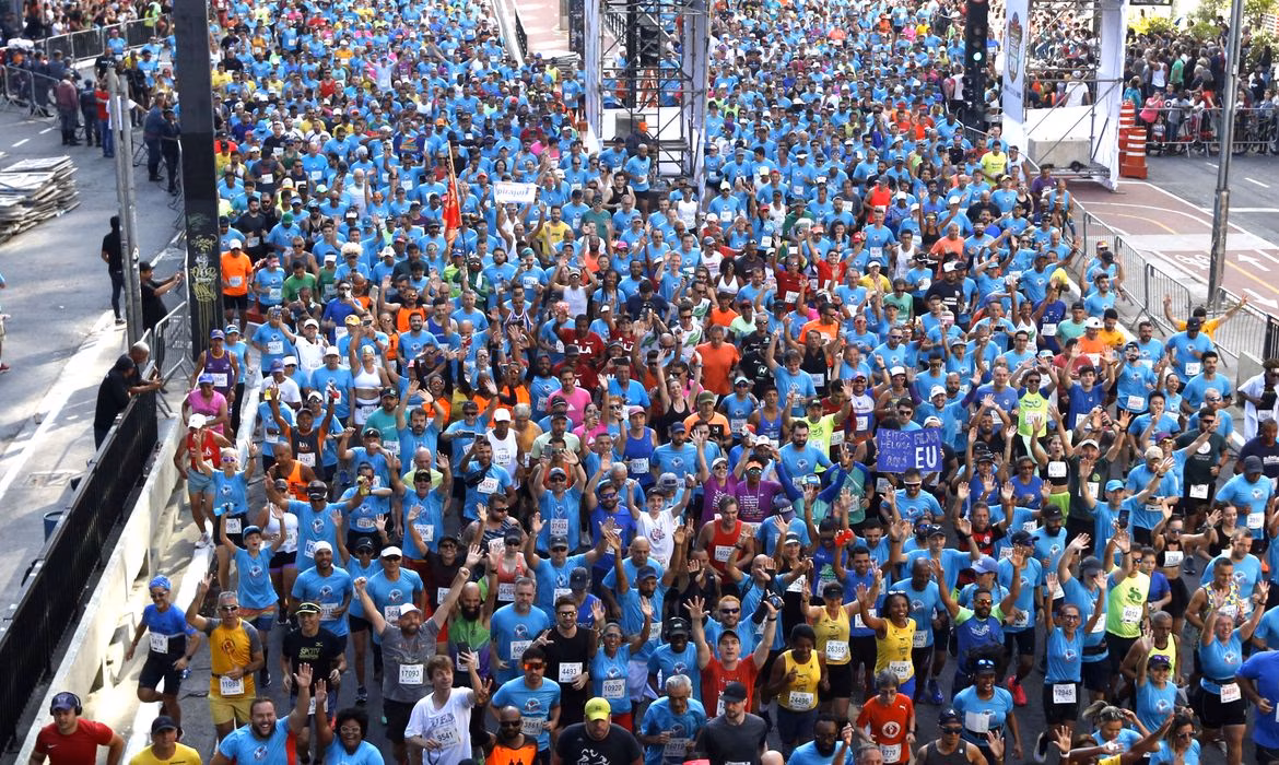 Dos 55 mil corredores inscritos, 47% são de atletas femininas.