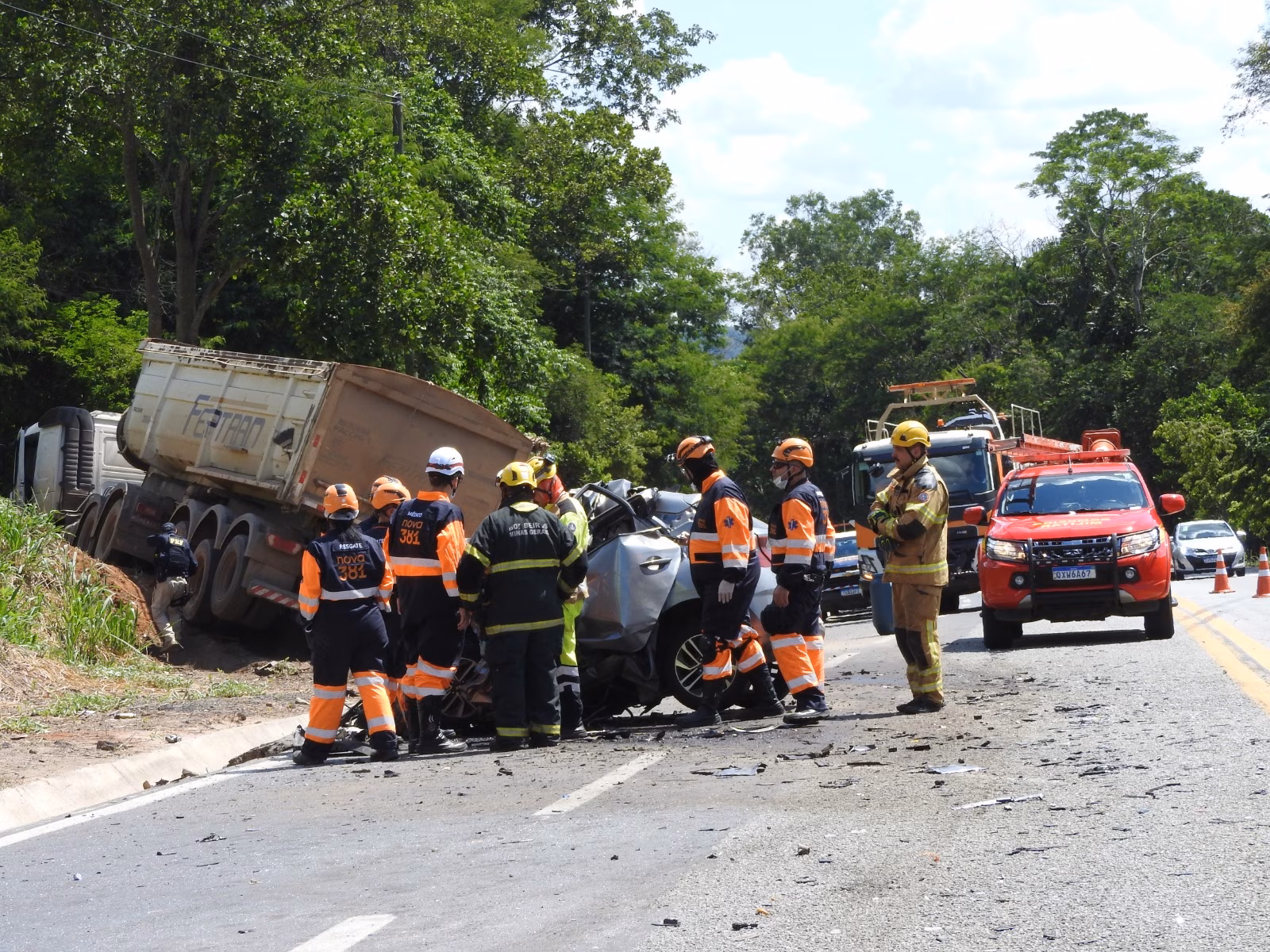 Identificado motorista de carro com placa de Timóteo morto em ultrapassagem na BR-381