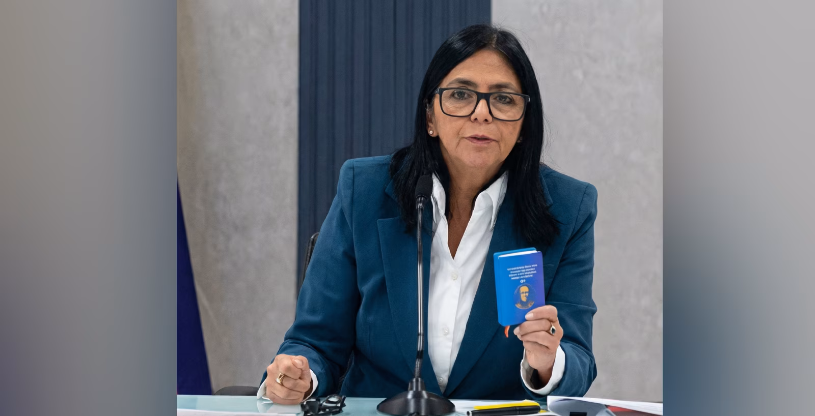 Delcy Rodríguez&nbsp;tomou posse de forma interina no comando da Venezuela e poderá convocar eleições em até 30 dias... Leia mais em https://www.cartacapital.com.br/mundo/quem-e-delcy-rodriguez-vice-presidente-da-venezuela-que-deve-substituir-maduro/. O conteúdo de CartaCapital está protegido pela legislação brasileira sobre direito autoral. Essa defesa é necessária para manter o jornalismo corajoso e transparente de CartaCapital vivo e acessível a todos