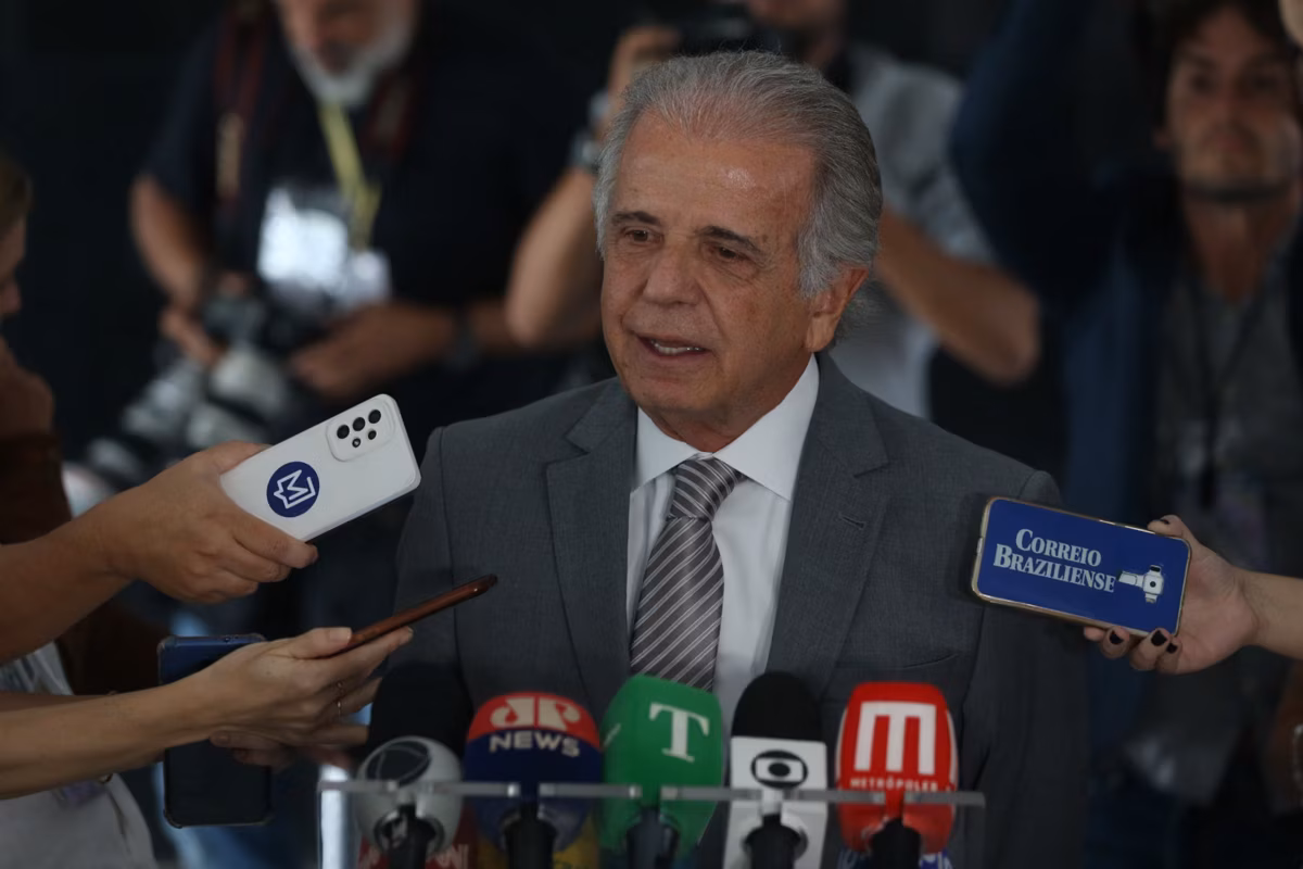 Entrevista coletiva do ministro da Defesa, José Mucio Monteiro