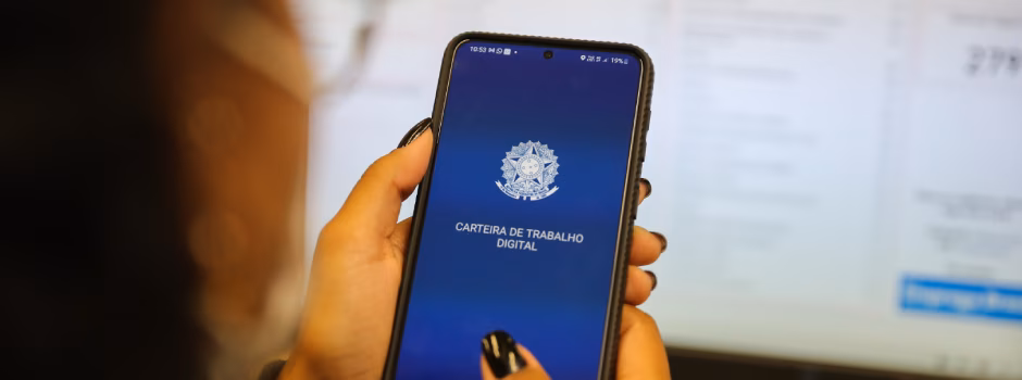 O atendimento presencial nas unidades do Sine em Minas ocorre exclusivamente mediante agendamento prévio pela internet. Para garantir segurança e evitar golpes, a orientação é que os trabalhadores utilizem apenas os canais oficiais na busca por emprego.