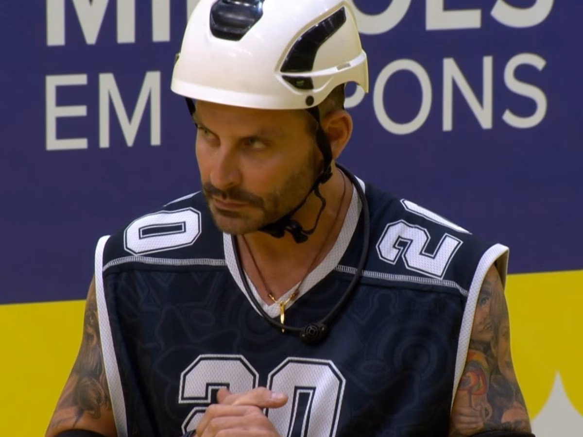 O ator passou mal durante uma disputa de resistência e gerou desespero nos colegas de confinamento