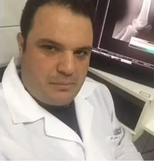 Médico Carlos Alberto Azevedo Filho é preso por matar a tiros outros dois médicos.