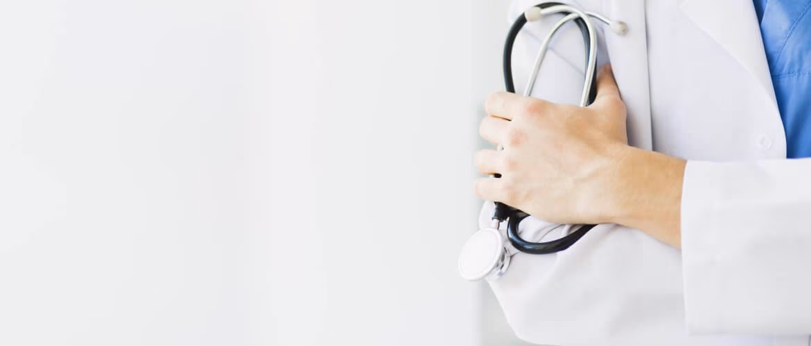 Cerca de 30% dos cursos de Medicina vão ser punidos após avaliação ruim no Enamed