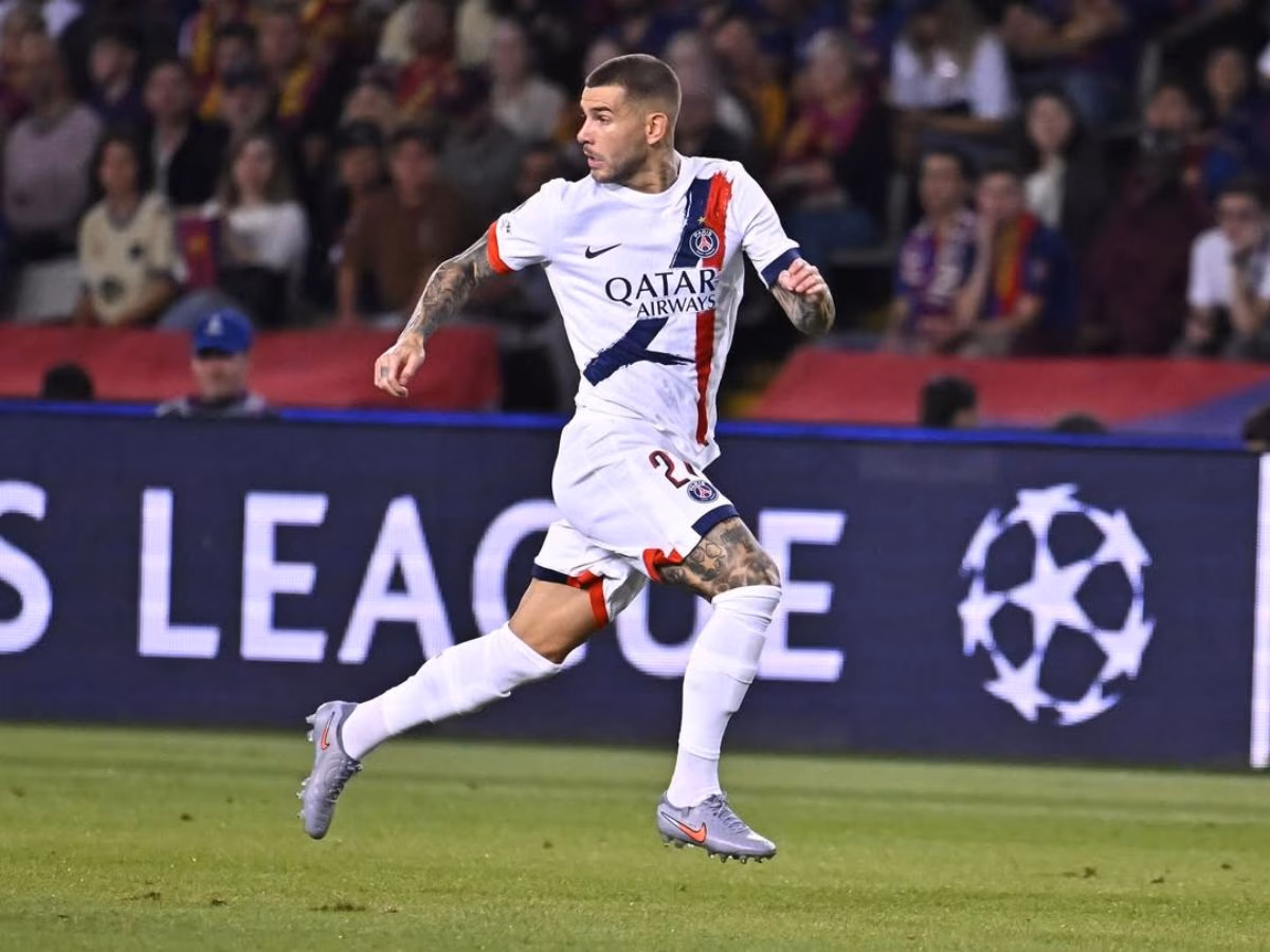 Família colombiana acusa zagueiro Lucas Hernández, do PSG e a esposa de jornadas exaustivas e falta de contrato