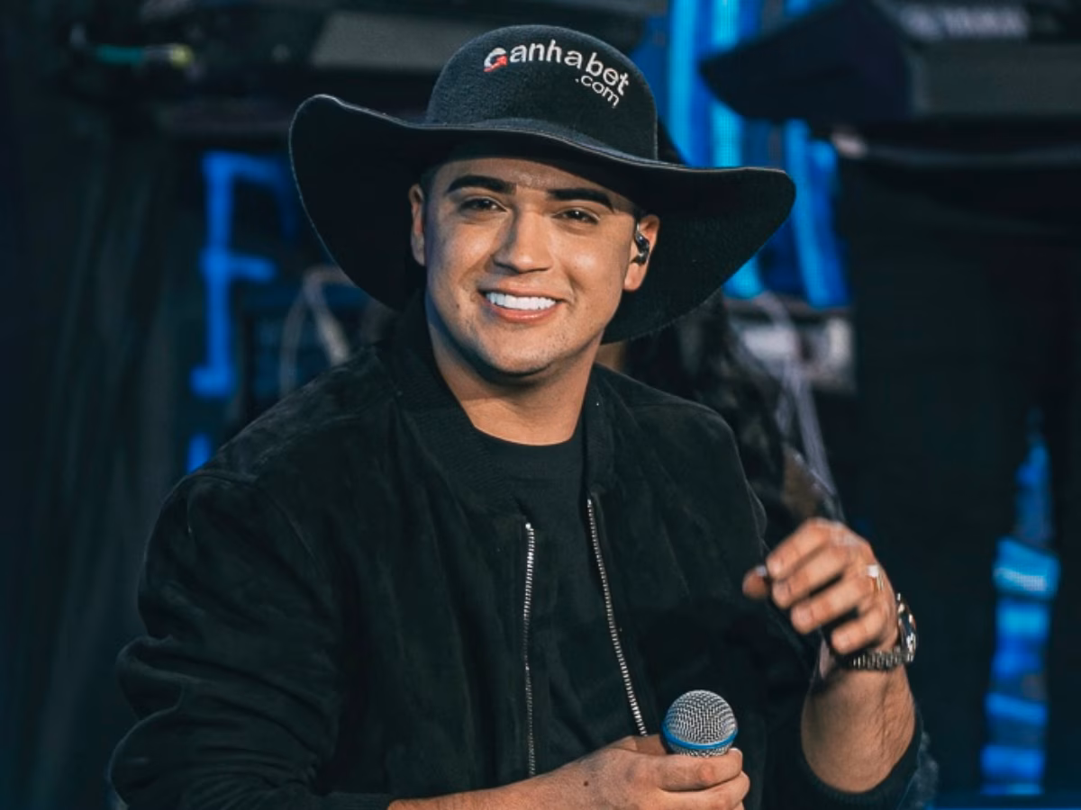 O cantor se desculpou com o público que estava na apresentação realizada na Bahia nesta quarta-feira (21/1)